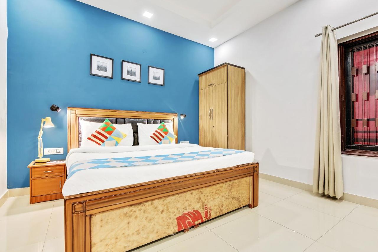 Oyo Home 64106 Comfortable Stay Нью-Дели Экстерьер фото