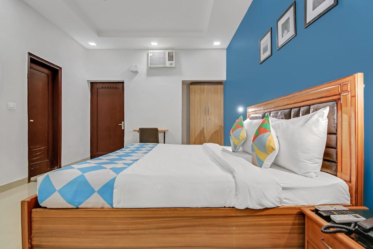 Oyo Home 64106 Comfortable Stay Нью-Дели Экстерьер фото