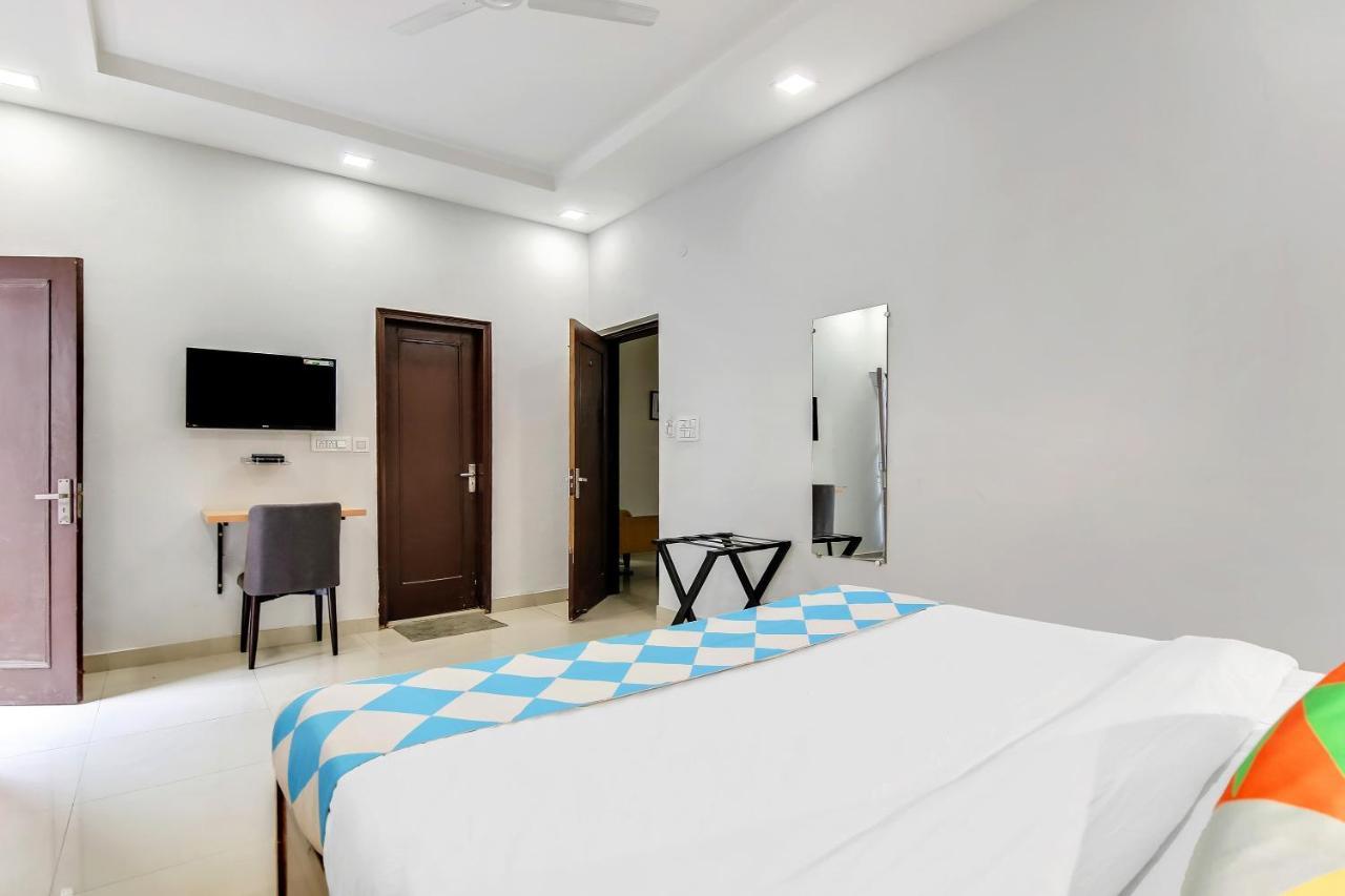 Oyo Home 64106 Comfortable Stay Нью-Дели Экстерьер фото