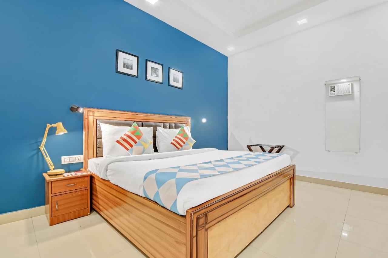 Oyo Home 64106 Comfortable Stay Нью-Дели Экстерьер фото