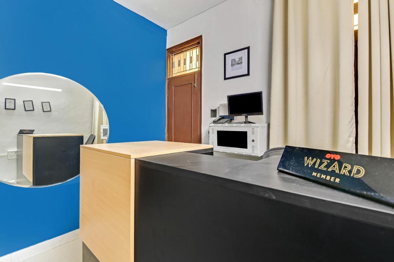 Oyo Home 64106 Comfortable Stay Нью-Дели Экстерьер фото