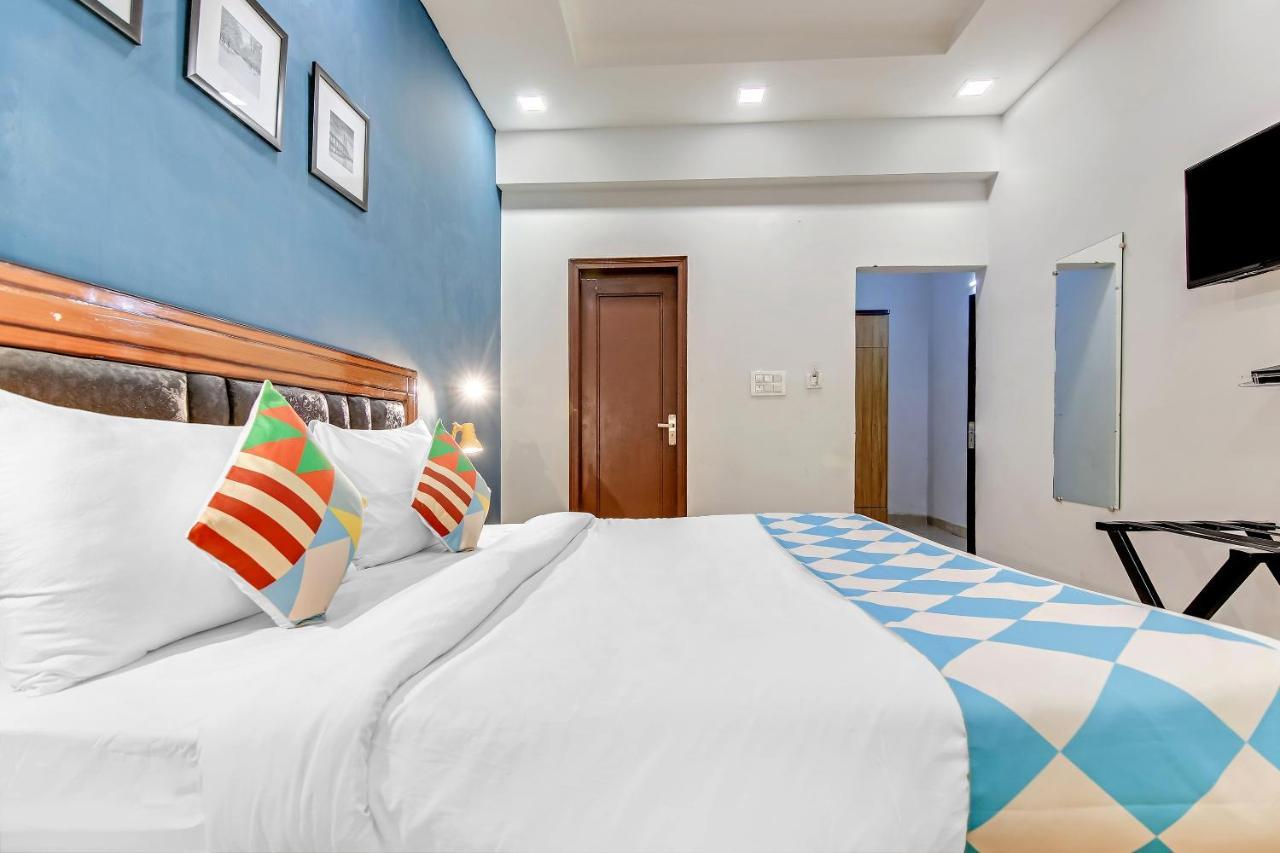 Oyo Home 64106 Comfortable Stay Нью-Дели Экстерьер фото