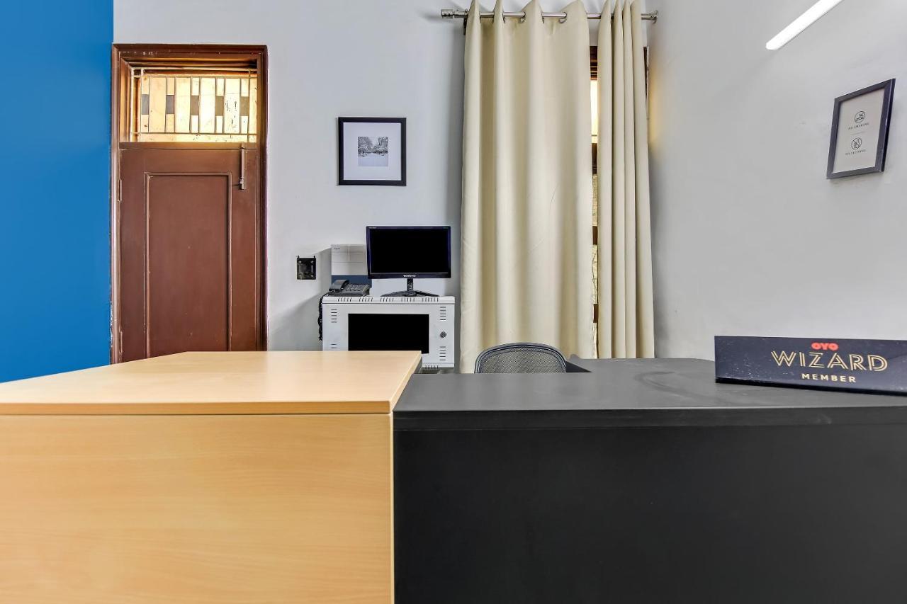 Oyo Home 64106 Comfortable Stay Нью-Дели Экстерьер фото